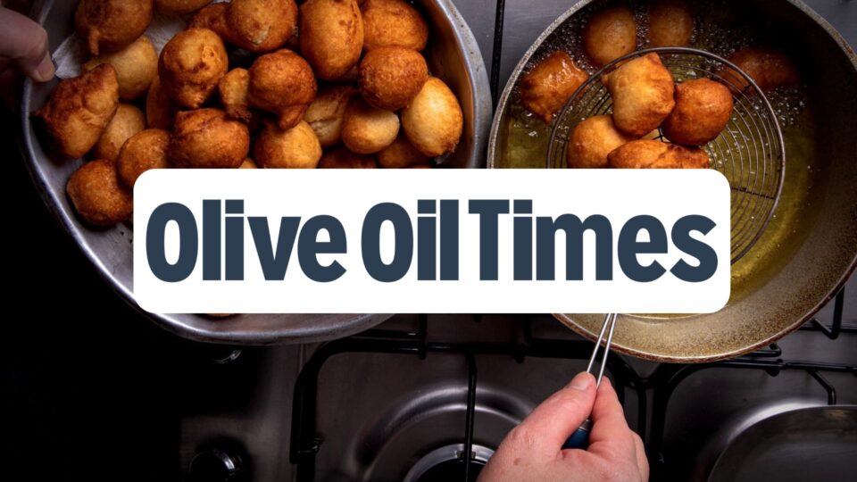 Yes, you can (and should) fry in Extra Virgin Olive Oil